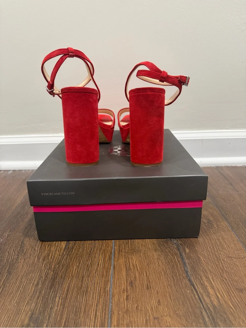 Vince Camuto vince camuto